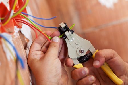 7 Signs Your Old Wiring Is A Major Fire Hazard